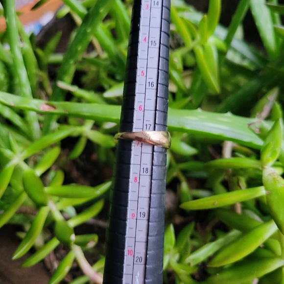 New Classic Gold Simple Ring Band, size 6.75 - Picture 7 of 8